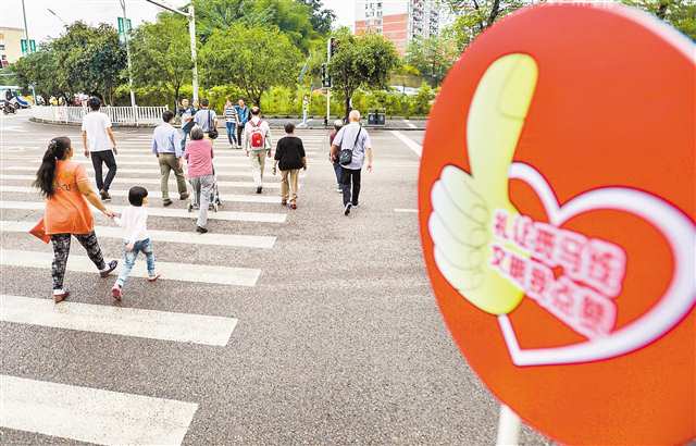 男子高空拋物砸死路人，法律嚴(yán)懲不容寬恕，核準(zhǔn)死刑的正義宣告