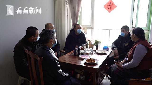 關于騎手帶患兒送外賣的真相揭秘，虛假消息探究