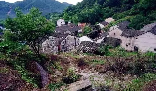 中國城鎮(zhèn)與農(nóng)村老人收入差距揭秘，原因探究與解決方案