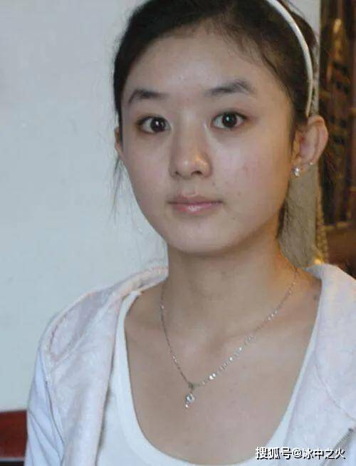 謝娜熱烈祝賀何炅與趙麗穎共獲殊榮，星光下的友情見證，友情見證榮耀時(shí)刻