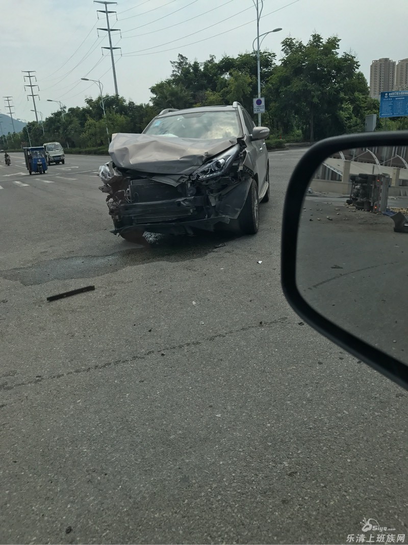 樂清最新車禍?zhǔn)录疃冉馕雠c報道